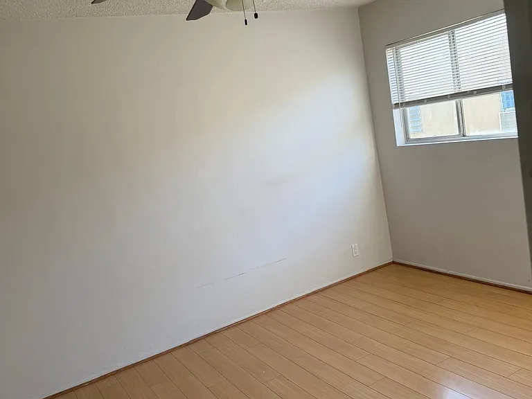 1016 N Stanley Ave #8 — Photo 4