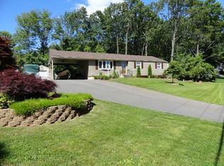 2 Overlook Dr, Plainville, CT 06062