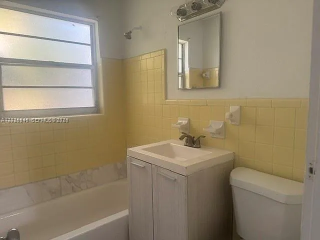 608 5th St #8 — Photo 8