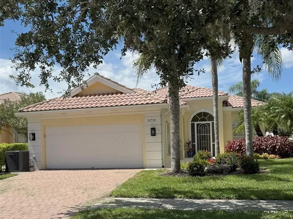5712 Ferrara Dr, Sarasota, FL 34238