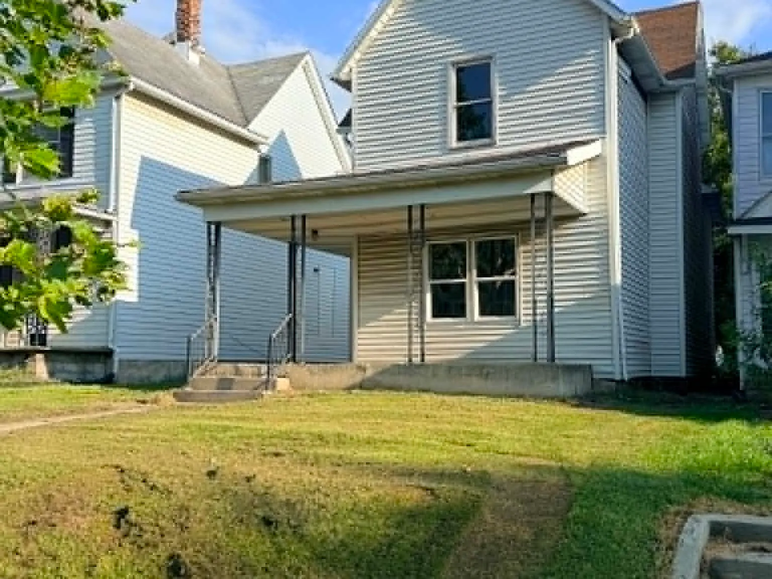 315 Woodland — Photo 2