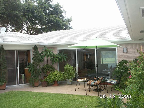 4th image of 8023 S Braeswood Blvd