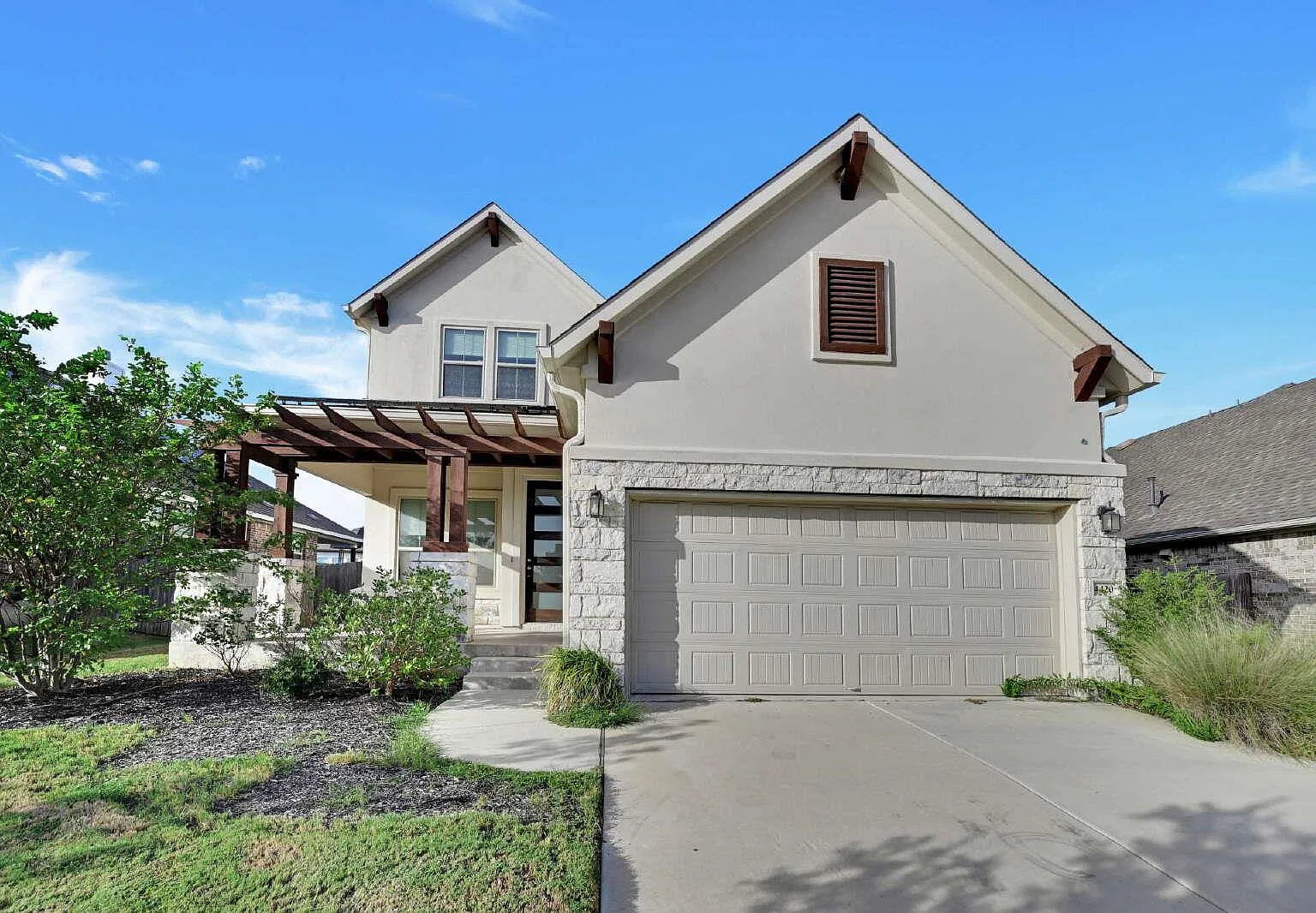 3 bed, 2.5 bath, 2253 sqft, $2,500 — Photo 1