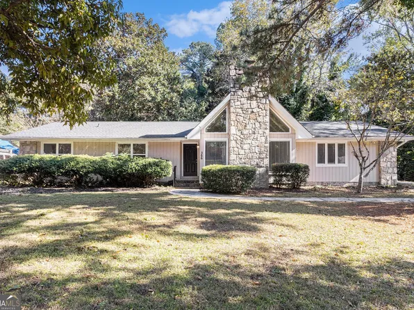366 Obrian Dr, Stone Mountain, GA 30088