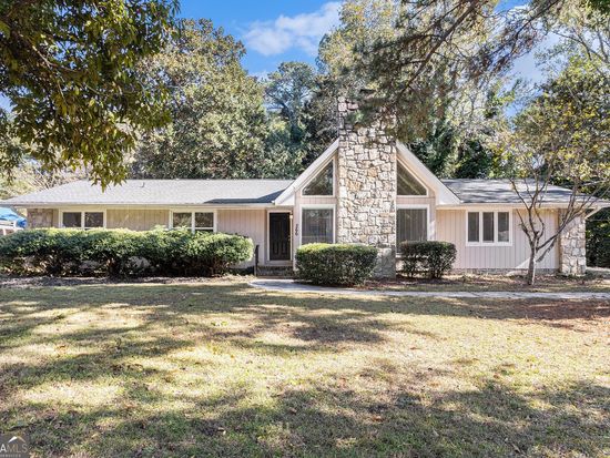 366 Obrian Dr, Stone Mountain, GA 30088
