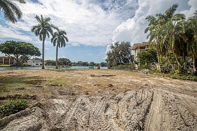 2nd image of 942 Monterey Point NE