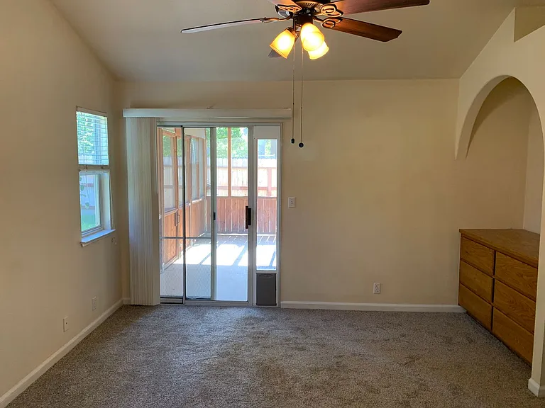 2088 Marilyn Dr — Photo 15