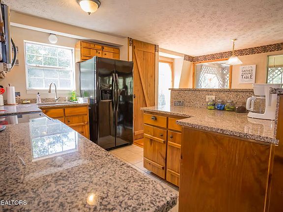 5th image of 676 Rocky Flats Rd