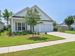 141 Lightning Bug Ln, Freeport, FL 32439