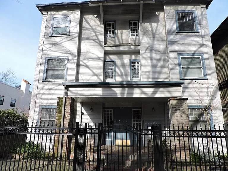 1421 G St #4 — Photo 1