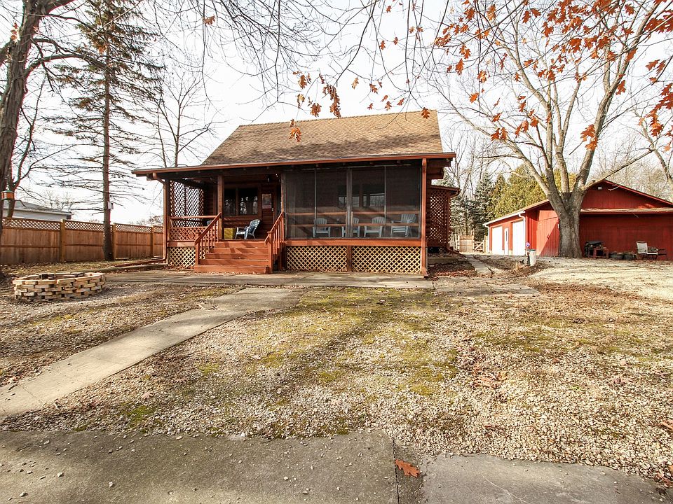 1st image of 130 N Larocque Dr