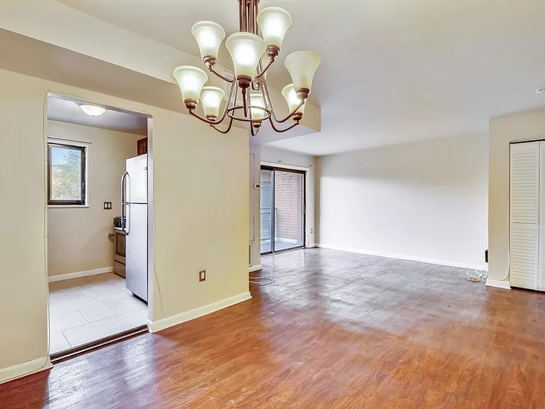 7611 Maple Ave #501 — Photo 16