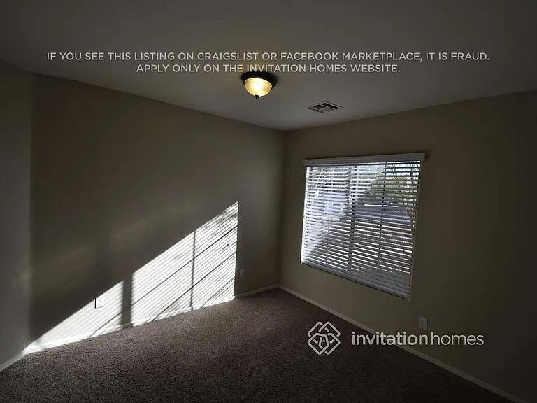 12732 W Voltaire Ave — Photo 9