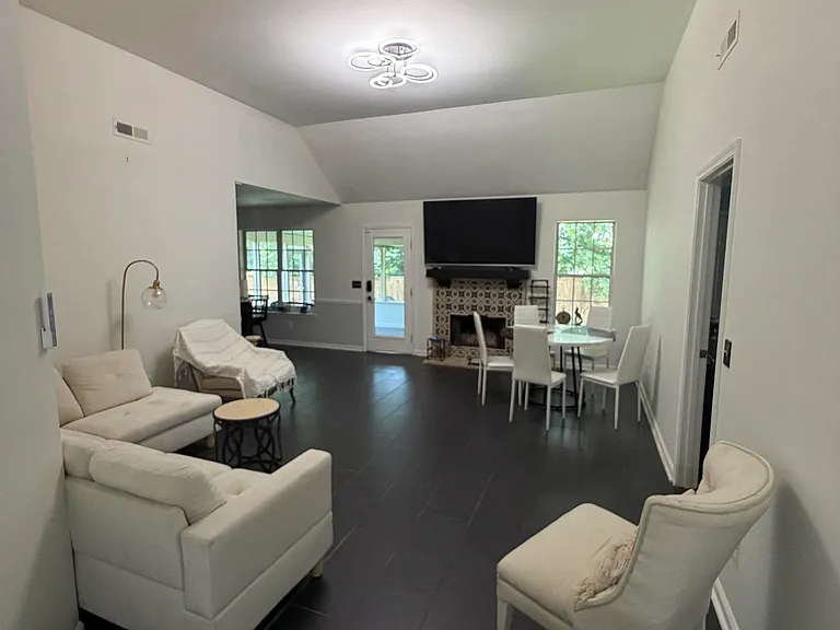 8012 Rockhampton Cir — Photo 5