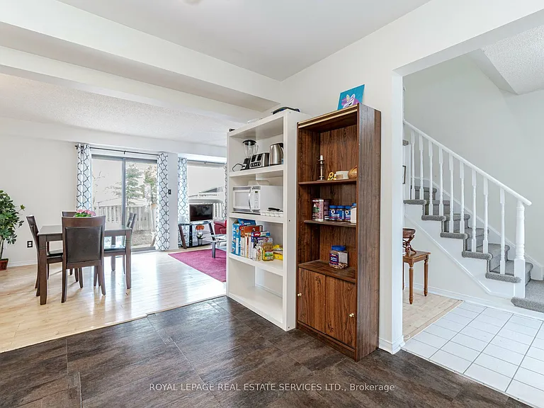 10 Mullis Cres — Photo 8