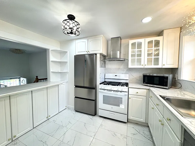 66 Harrison Ave — Photo 6