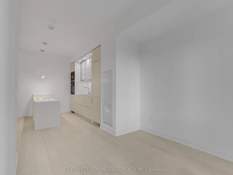 11 Yorkville Ave #3906 — Photo 15