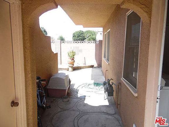5th image of 1453 W 61st St