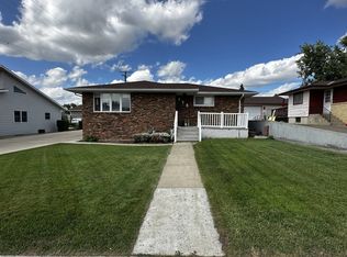 828 10th Ave N, Glasgow, MT 59230