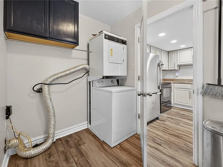 5676 Weblin Dr — Photo 13