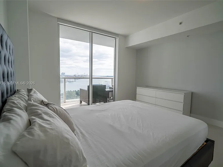 253 NE 2nd St #2107 — Photo 14