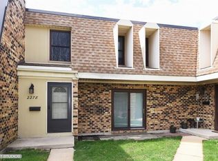 2278 Country Club Dr #38-3F, Woodridge, IL 60517