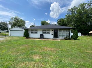 3253 Pines Rd, Paducah, KY 42001