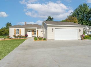 11089 Main St, New Middletown, OH 44442