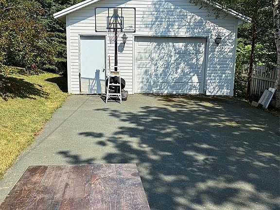 5th image of 10 Morris Avenue