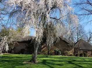 332 Golf Cart Dr, Mayfield, KY 42066