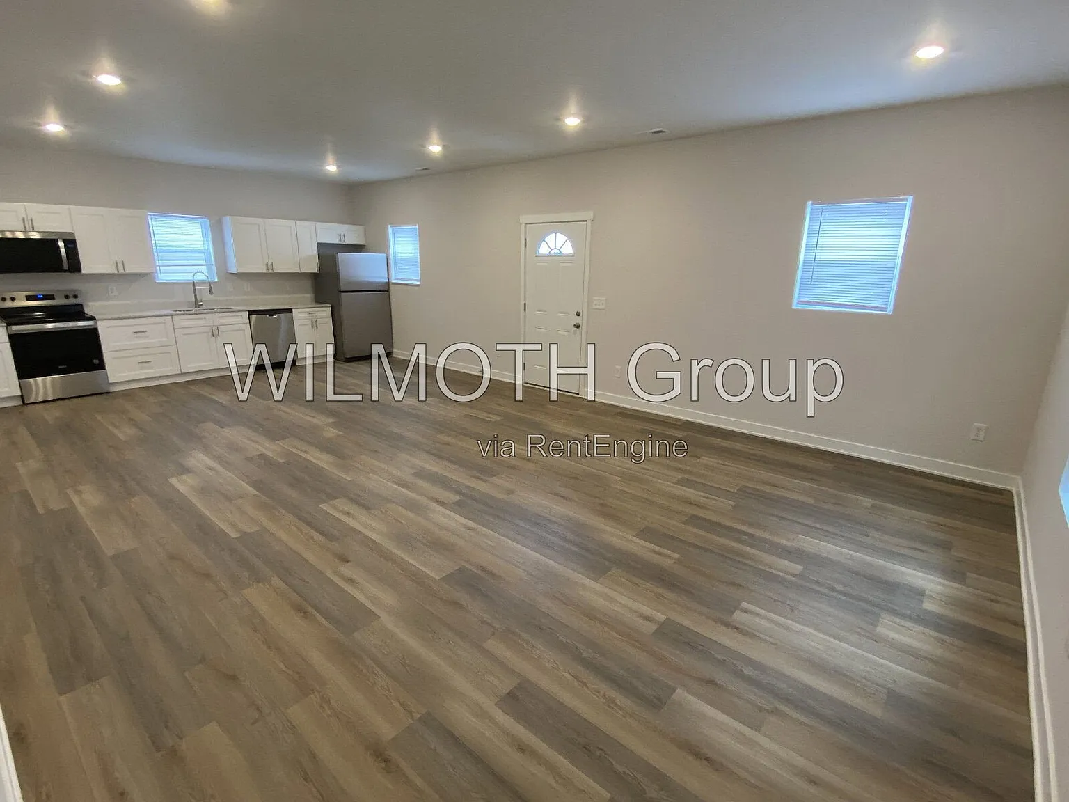 2 bed, 2.5 bath, 1300 sqft, $1,700 — Photo 3