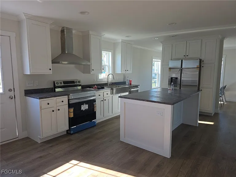 101 Oak Ln — Photo 8