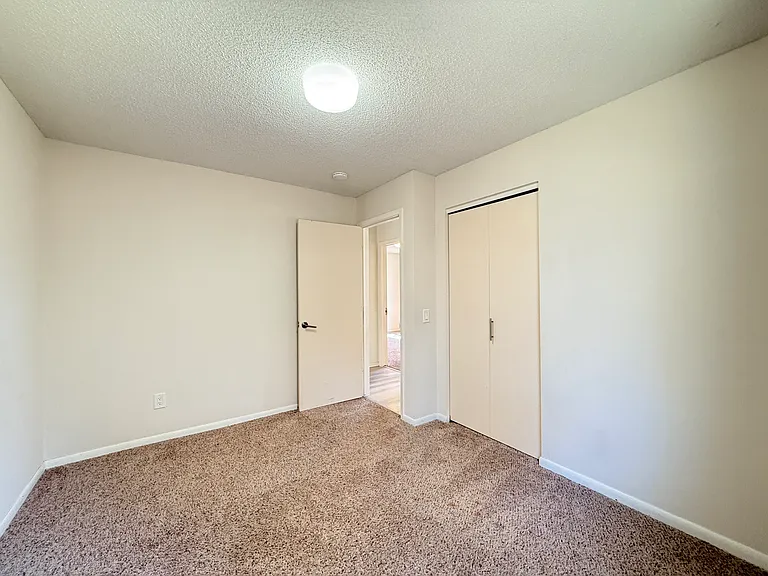 18056 S Shore Ln W — Photo 8