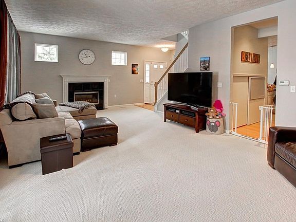 2nd image of 33232 Fairport Dr