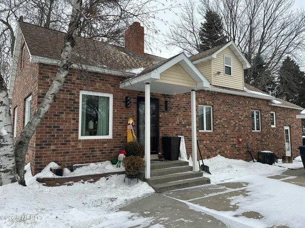 3912 Golf Course Rd, Watertown, SD 57201