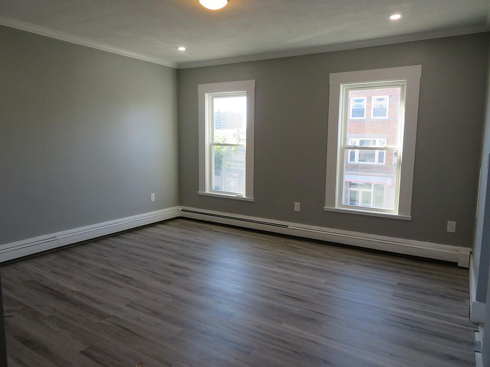 2nd image of 10 Salem St #2