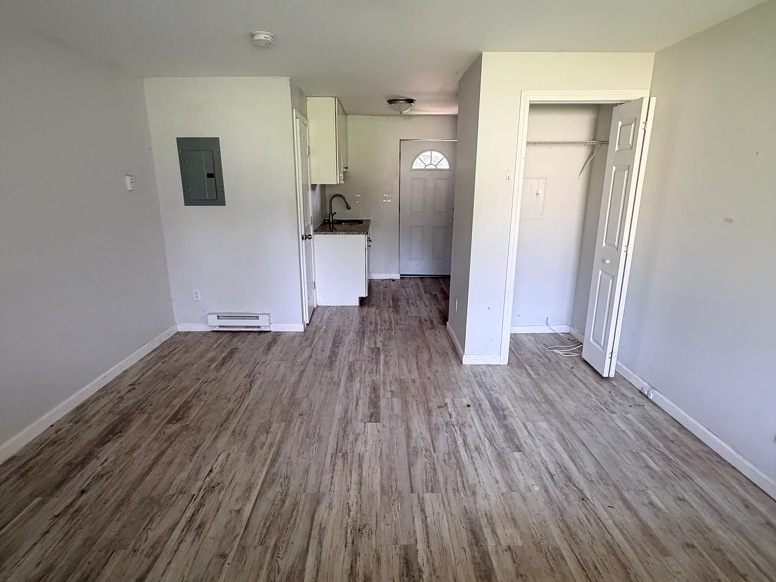 Studio, $1,375 — Photo 3
