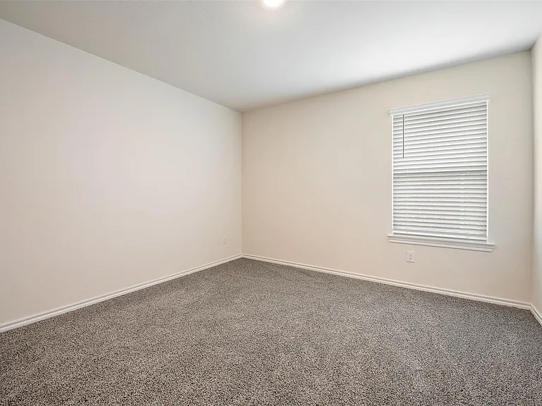 2952 Lawson Dr — Photo 11