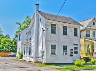 211 N 8th St, Stroudsburg, PA 18360