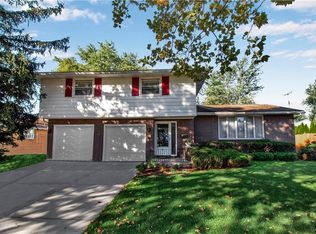 62 Willow Dr, West Seneca, NY 14224