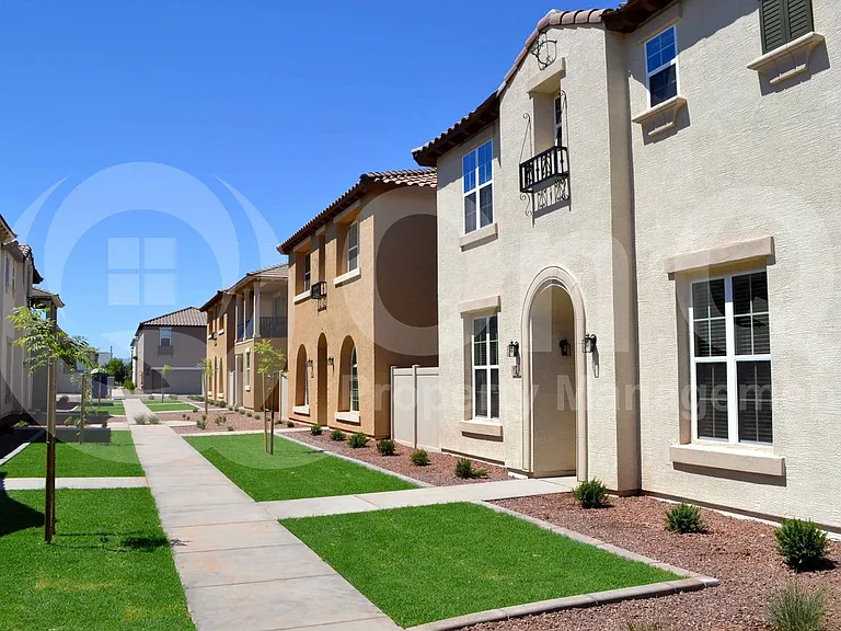 883 S Almira Ave — Photo 30