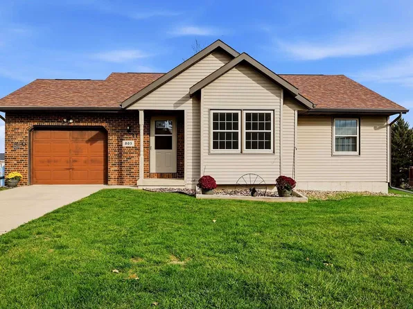 805 Country Club Dr, Maquoketa, IA 52060