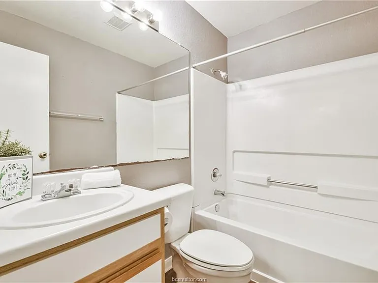 529 Parkway #203 — Photo 20