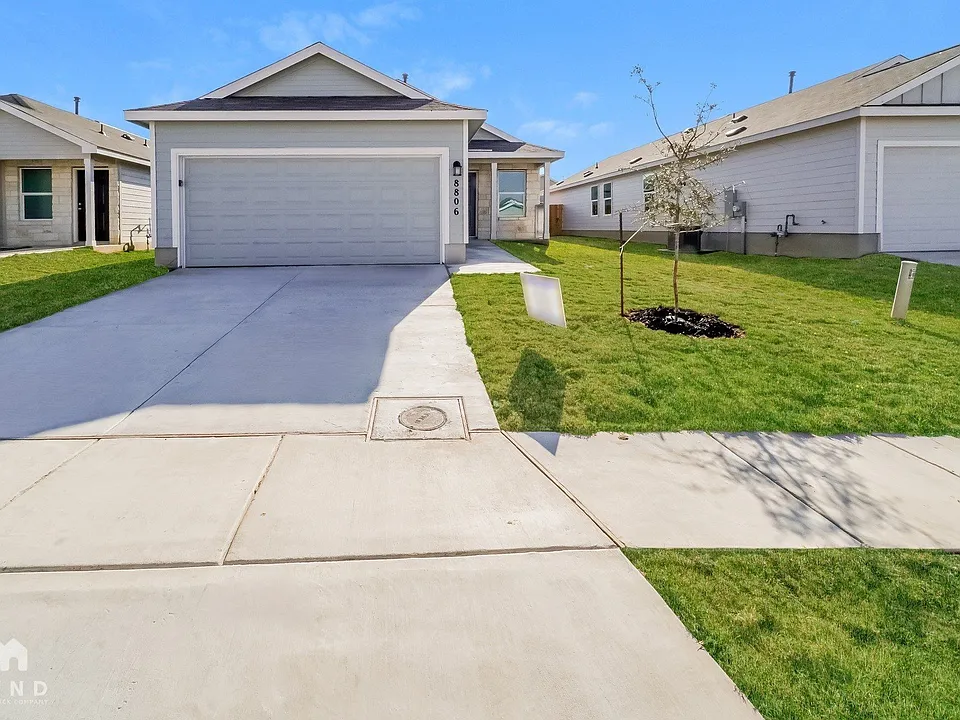 8806 Barrow Path
