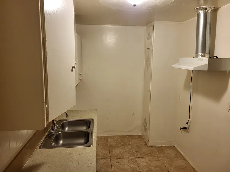12521 York Ave #F — Photo 8