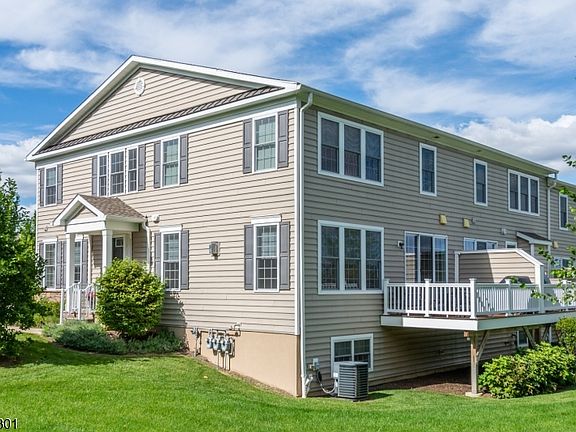 2nd image of 3 Addie Pl