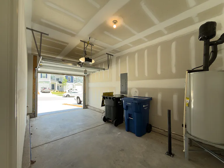 3015 Chrys St — Photo 34