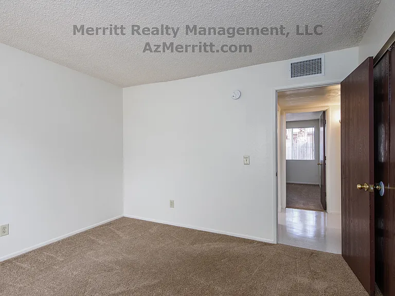 4407 E Edison St — Photo 15