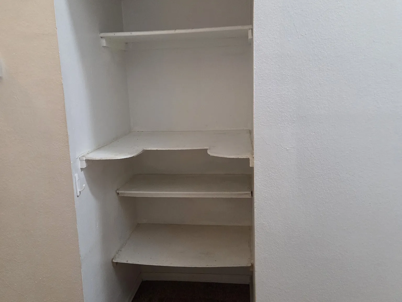 532 Oakwood Dr — Photo 3