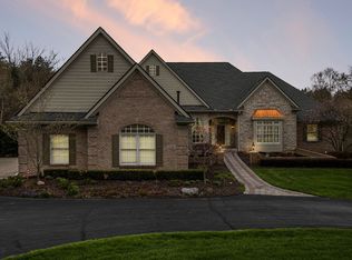236 Ivy Glen Dr, Milford, MI